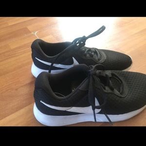 Nike Tanjuns